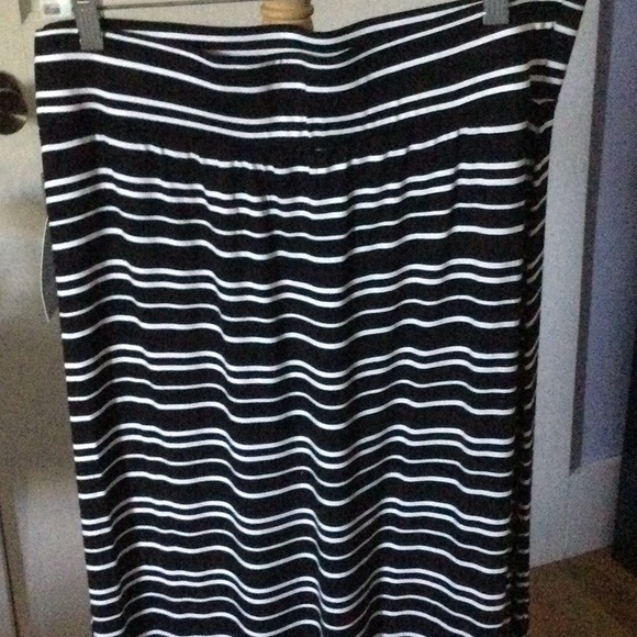 a.n.a maxi skirt - Picture 3 of 6
